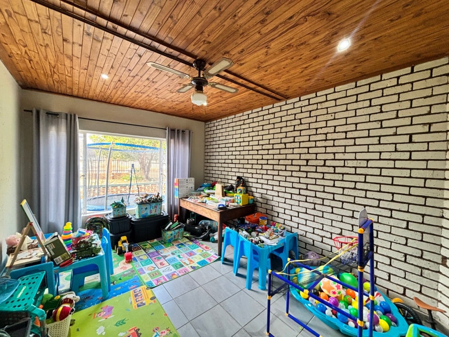 3 Bedroom Property for Sale in Flimieda North West
